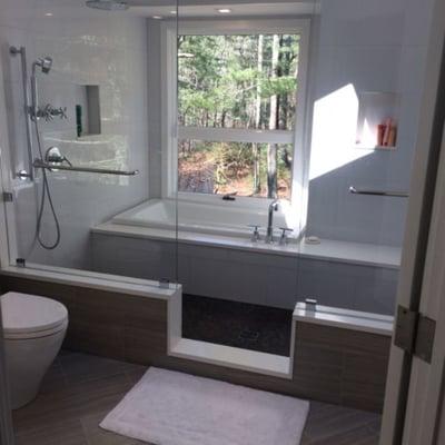 Starphire shower shield in East Hampton