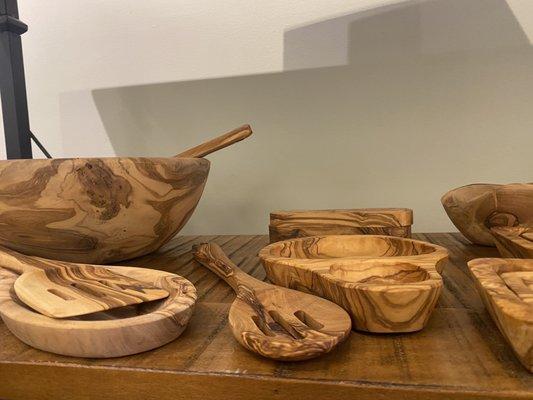 Olive wood for entertaining