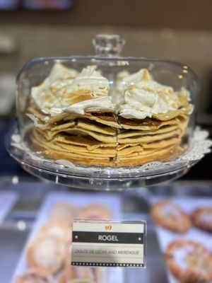 Rogel cake: crispy layers with lots of dulce de leche covered by a delicious Swiss meringue.