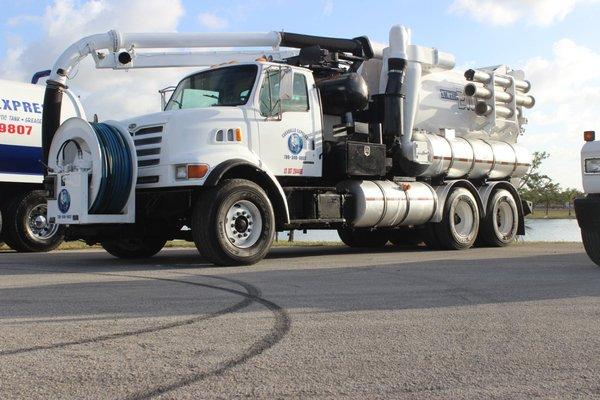 VACTOR TRUCK FOR STORM DRAINS