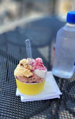 Caramel cookie crumble, on top of Bacio, with Raspberry Swirl - YUMMZ !!