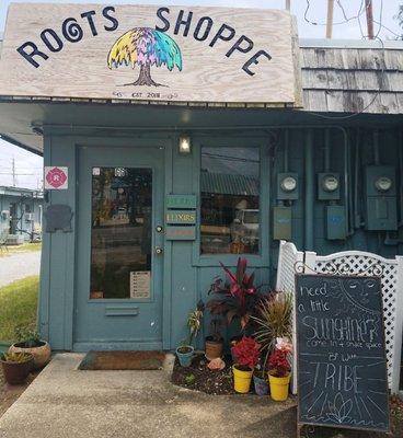 Roots Shoppe Entrance