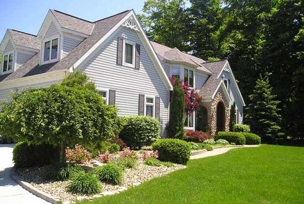 Synthetic turf in front yard