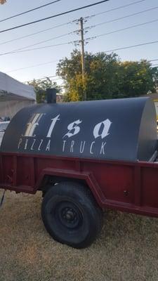 Truck where pizza is cooked