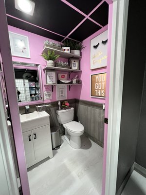 Bathroom! So cute!