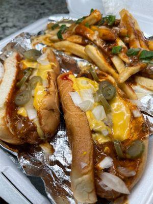 Classic Chilli Cheese Dawgs!! Oh and Chilli Cheese Fries!!