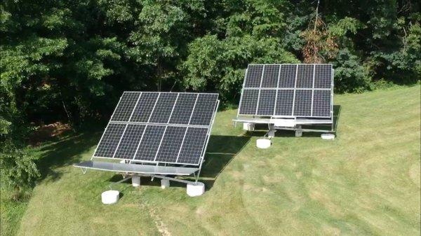 7.2Kw RST3000 almost completely at their west position during a summer day near Saylorburg, Pennsylvania.