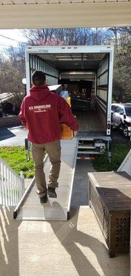 Perfect truck placement while staying out of the yard. Makes for a more efficient moving experience.