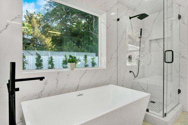 Bathroom remodel done by Glamour Flooring.