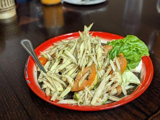 Tum Pu Ma - Papaya Salad w/blue crab