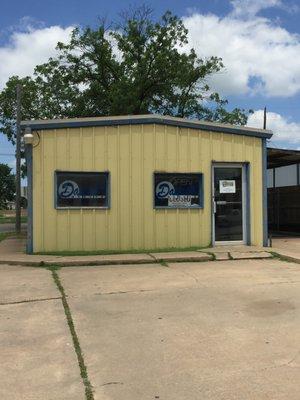 Cushing Daylight Donuts, 1222 East Main St, Cushing, OK 74023