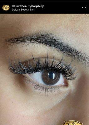 Wispy spike hybrid mink lash extensions