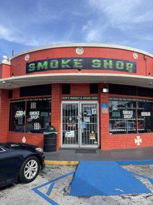 Izzy's Market & Smoke Shop