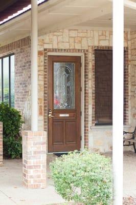 Main entrance for Dr. Robert Weygandt's Plano dental office