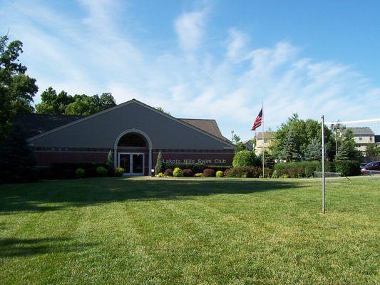 The outside of the Lakota Hills Swim Club