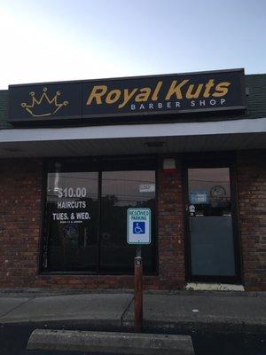 Royal Kuts