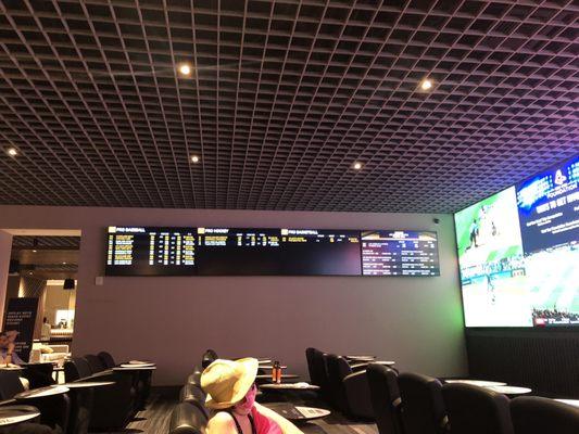 Betting wall