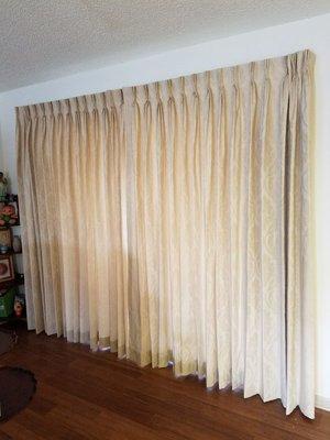 Pinch pleat drape