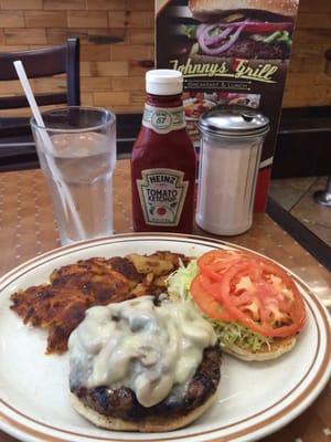 English Bulldog - topped with mushroom, lettuce, tomatoes, Swiss cheese on English muffin