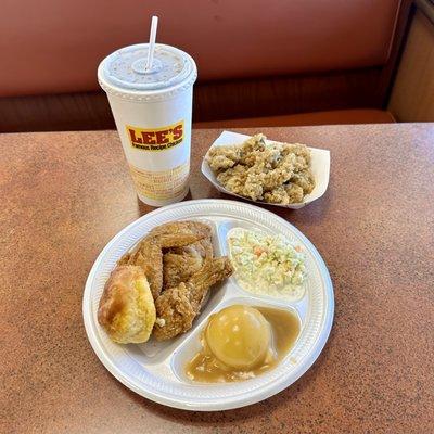 3 piece dinner with mashed and Cole slaw, side of gizzards