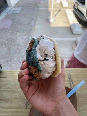 ice cream sandwich