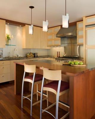 Maple Cabinets, Cherry Accents, Glass Backsplash, Verde Fuoco Granite