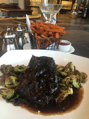 Short ribs and sweet potato fries