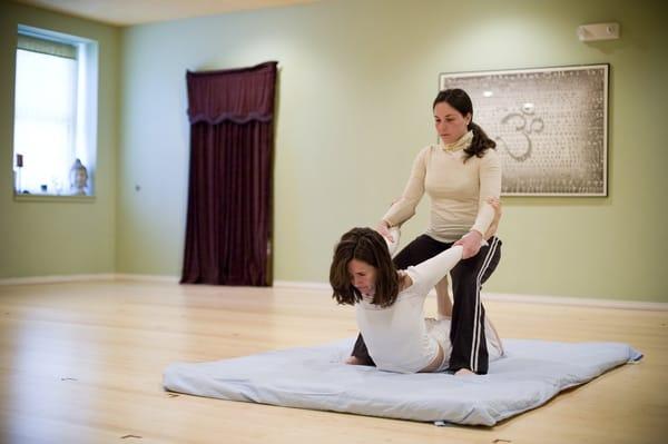 Nathalie at work - Thai massage stretch