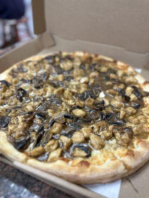 Chicken marsala speciality pizza