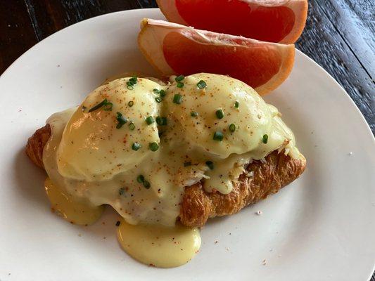 Crab  eggs Benedict made with Na 11 the everything rub and seasoning!!