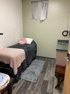 Our cozy prenatal exam room