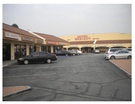 Sunkist Shopping Center, Home of Big Savers Supermarket & Albert's Mexican Food