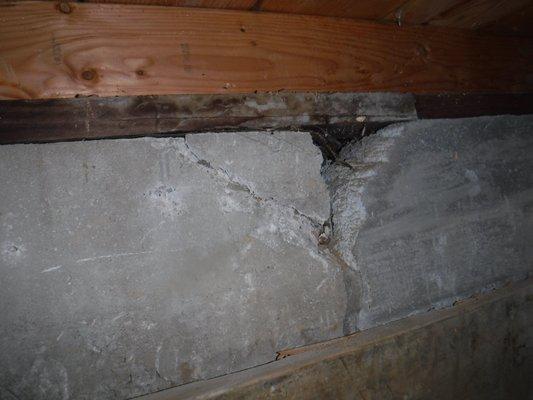 Crack in footing of single family residence