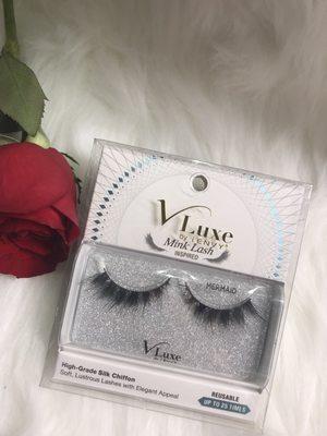 Vlux eye lashes. 100% human hair. Light and comfortable wear.