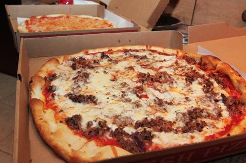 steak and blue cheese pizza