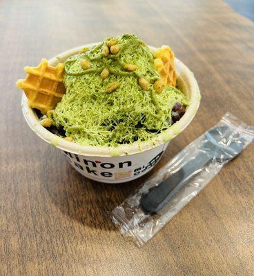 Matcha Snow Ice!! Contains red bean!