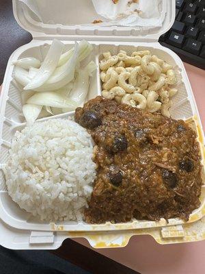 Dioja Plate with pickled onions & Mac salad.