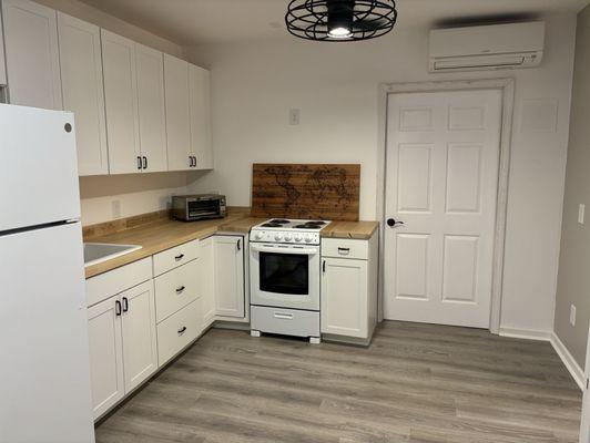 Another view of the finished kitchenette.