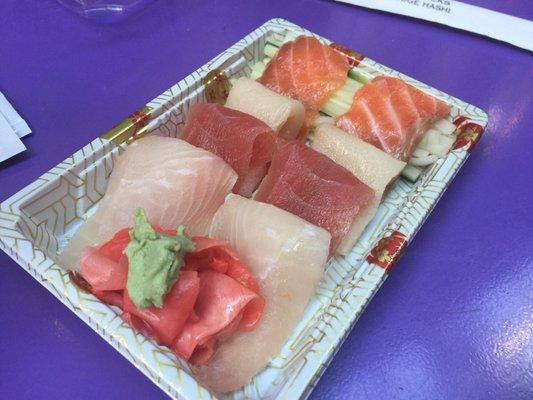 Sashimi (8 pcs) $15.50