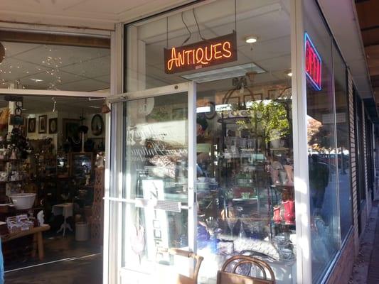 Trivia Antiques