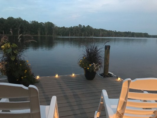 Out door wedding on the lake.