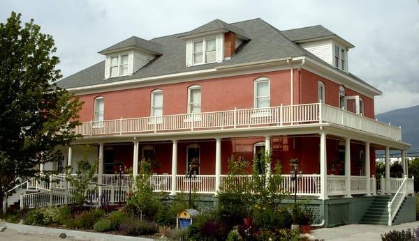 Historic Stevensville Hotel