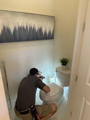 Checking toilet for leaks