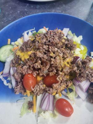 Cheeseburger salad with items of my choice