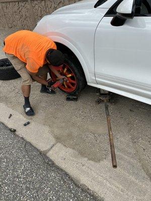 D fixing the tire