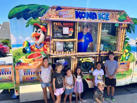 Kona Ice at the birthday party