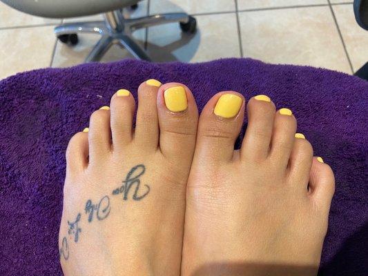 Signature Pedicure with Gel #745 Honey