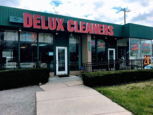 Deluxe Cleaners