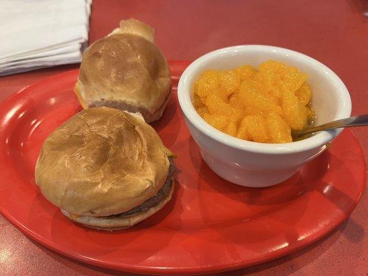 Kids meal Lil' Scoop Mini Cheeseburgers with mandarin oranges (they were sour but the waitress replaced with apple sauce)