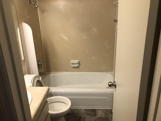 One Bedroom Bathroom